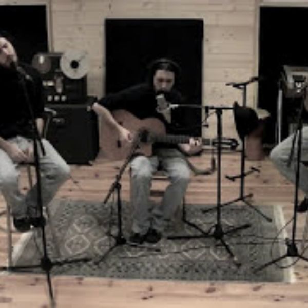 'Les fleurs de sang' version acoustique